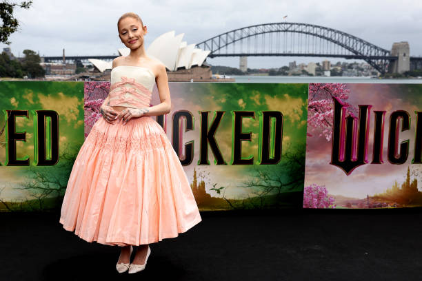 Ariana Grande poses for a photocall at Mrs Macquarie's Chair for the Australian premiere of "Wicked" at on November 05, 
