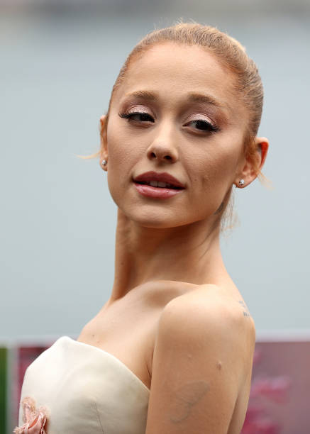 Ariana Grande poses for a photocall for the Australian premiere of "Wicked" at on November 05, 2024 in Sydney, Australia
