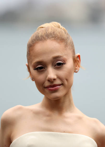 Ariana Grande poses for a photocall for the Australian premiere of "Wicked" at on November 05, 2024 in Sydney, Australia
