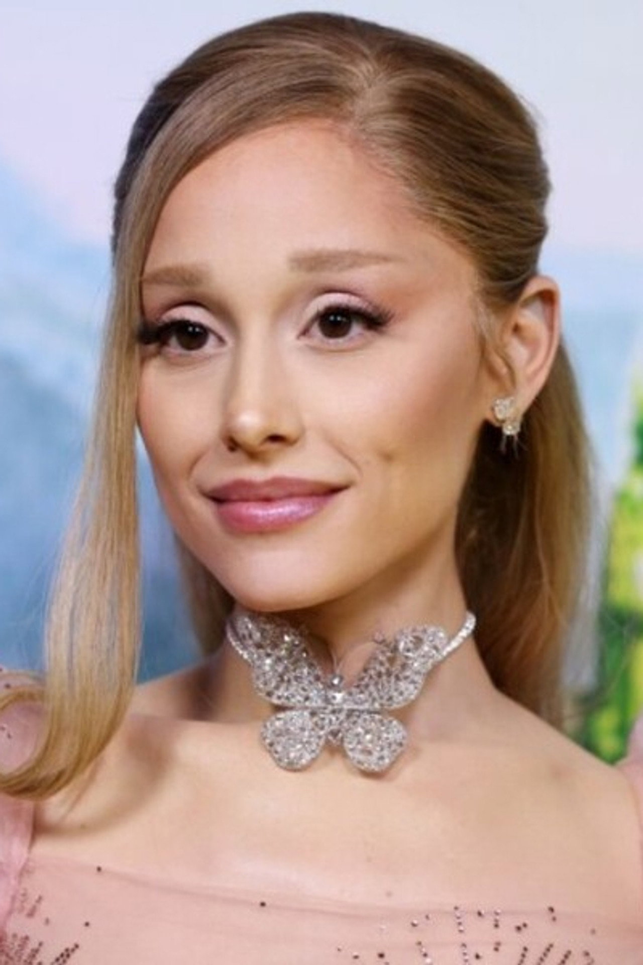 Ariana Grande — Profile Photo