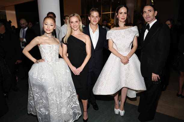 Ariana Grande, Reese Witherspoon, Deacon Reese Phillippe, Sarah Paulson, and Marc Jacobs attend the WSJ. Magazine 2024 Innovator Awards on October 29, 2024 in New York City. (612×408)
