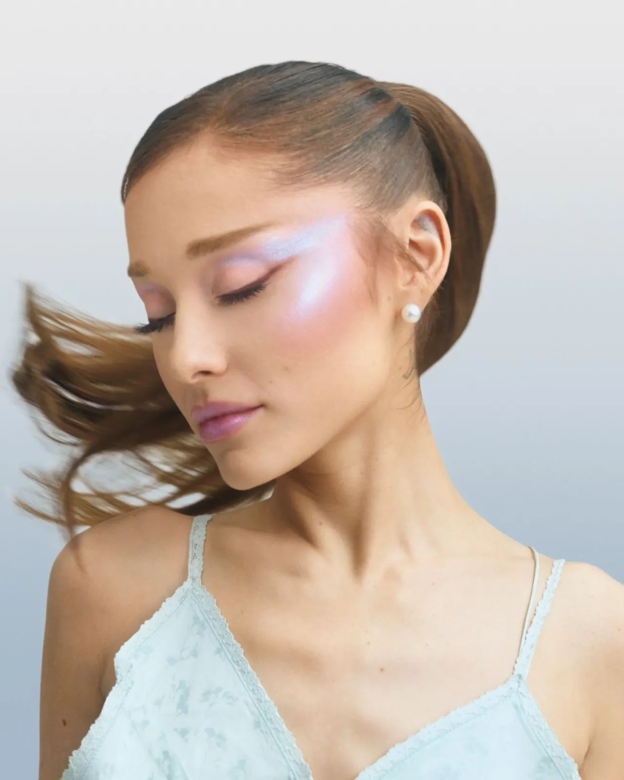 Ariana Grande REM Beauty Photoshoot April 2026 Makeup (1280×1600)
