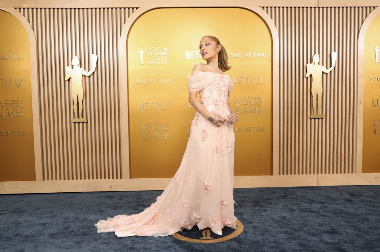 Ariana Grande’s Dreamy Loewe Gown Steals the Show at 2025 SAG Awards
