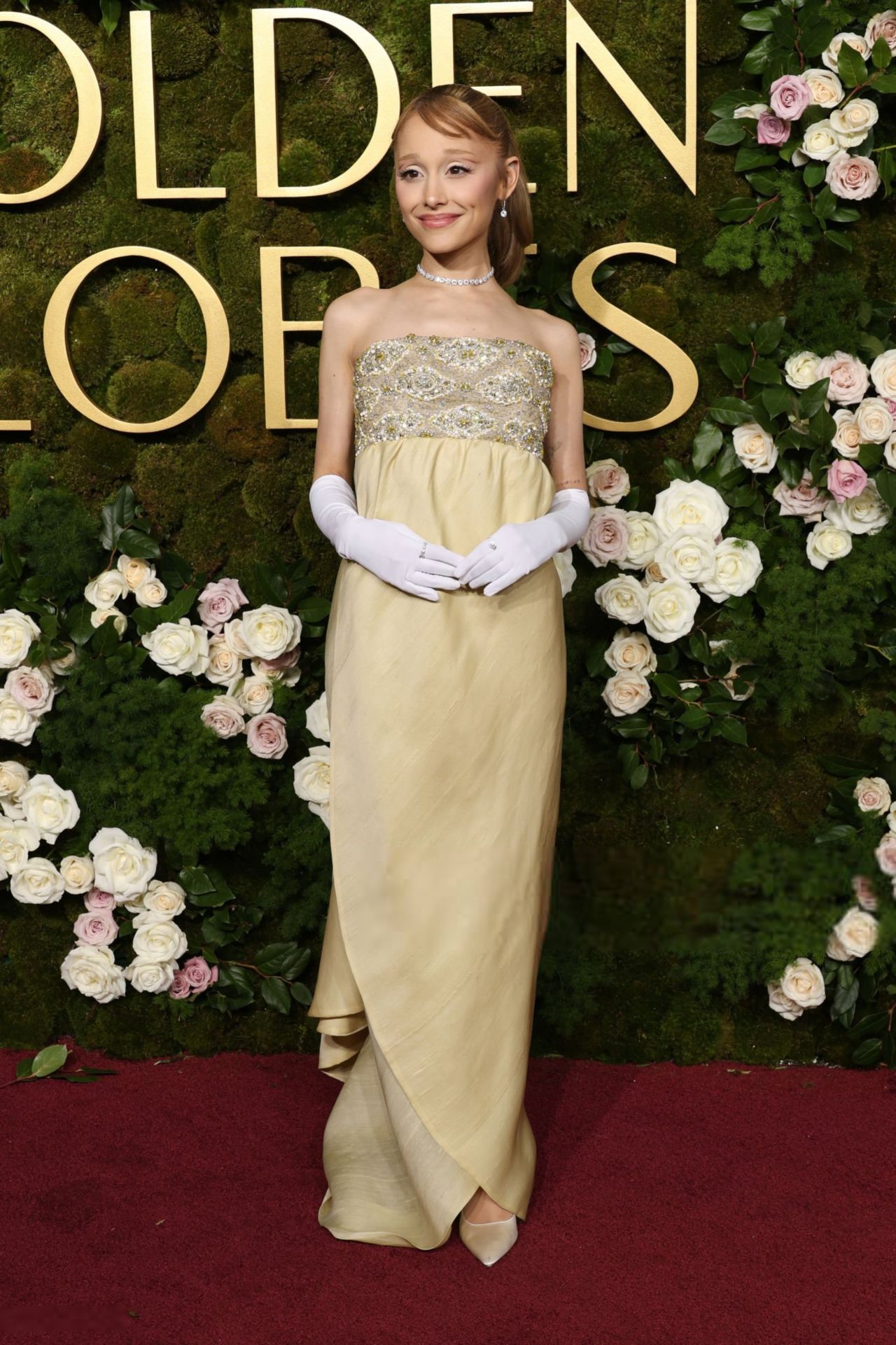 Ariana Grande’s Vintage Glam at Golden Globes 2025: A 1966 Masterpiece