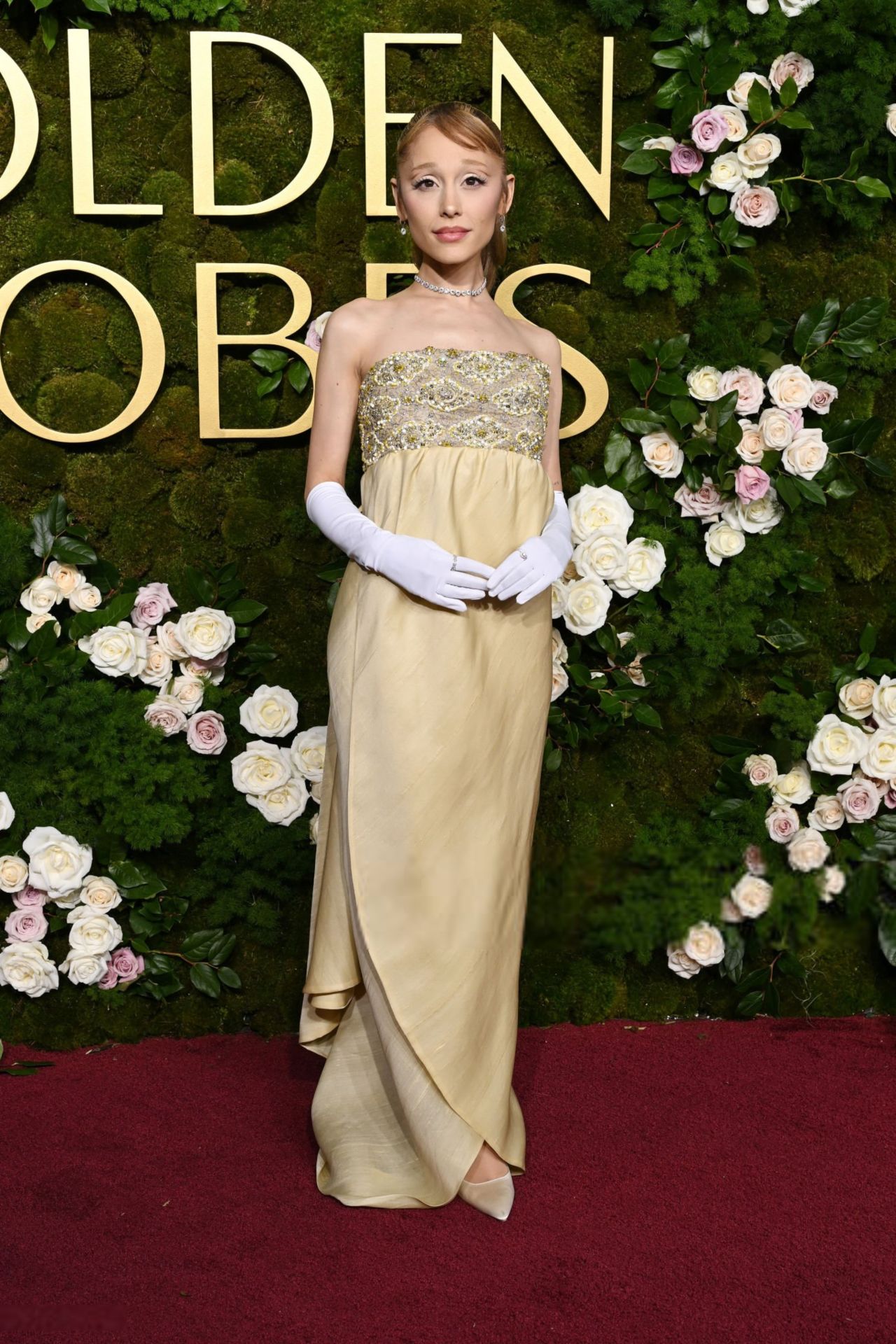 Ariana Grande’s Vintage Glam at Golden Globes 2025: A 1966 Masterpiece