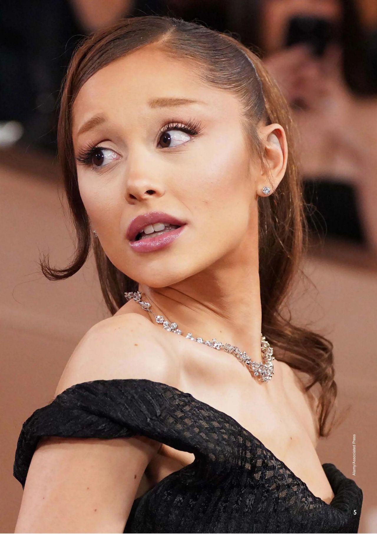 Ariana Grande: The Story of Ariana Grande 1st Edition 2026
