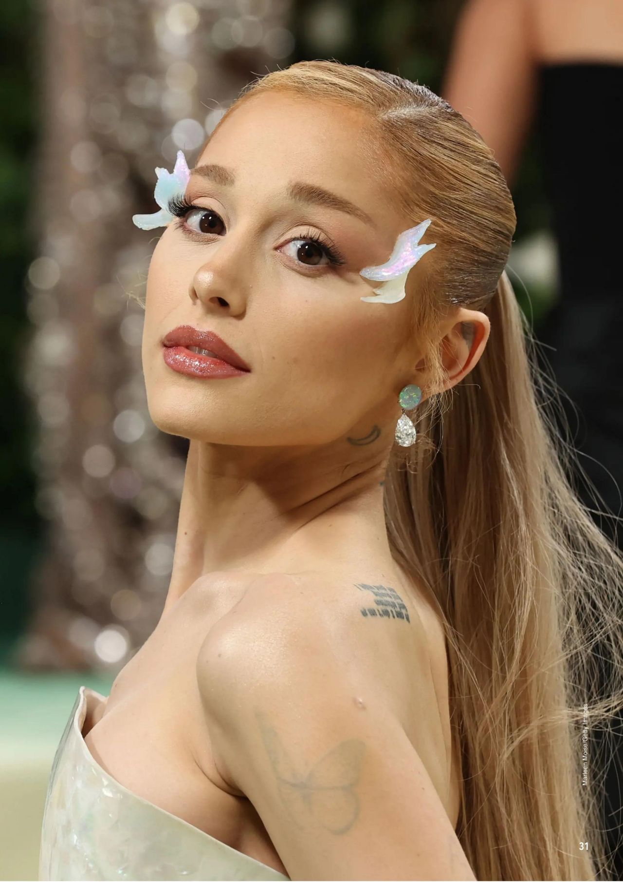 Ariana Grande: The Story of Ariana Grande 1st Edition 2026