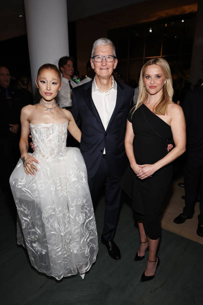 Ariana Grande, Tim Cook, and Reese Witherspoon attend the WSJ. Magazine 2024 Innovator Awards on October 29, 2024 in New York City. (408×612)