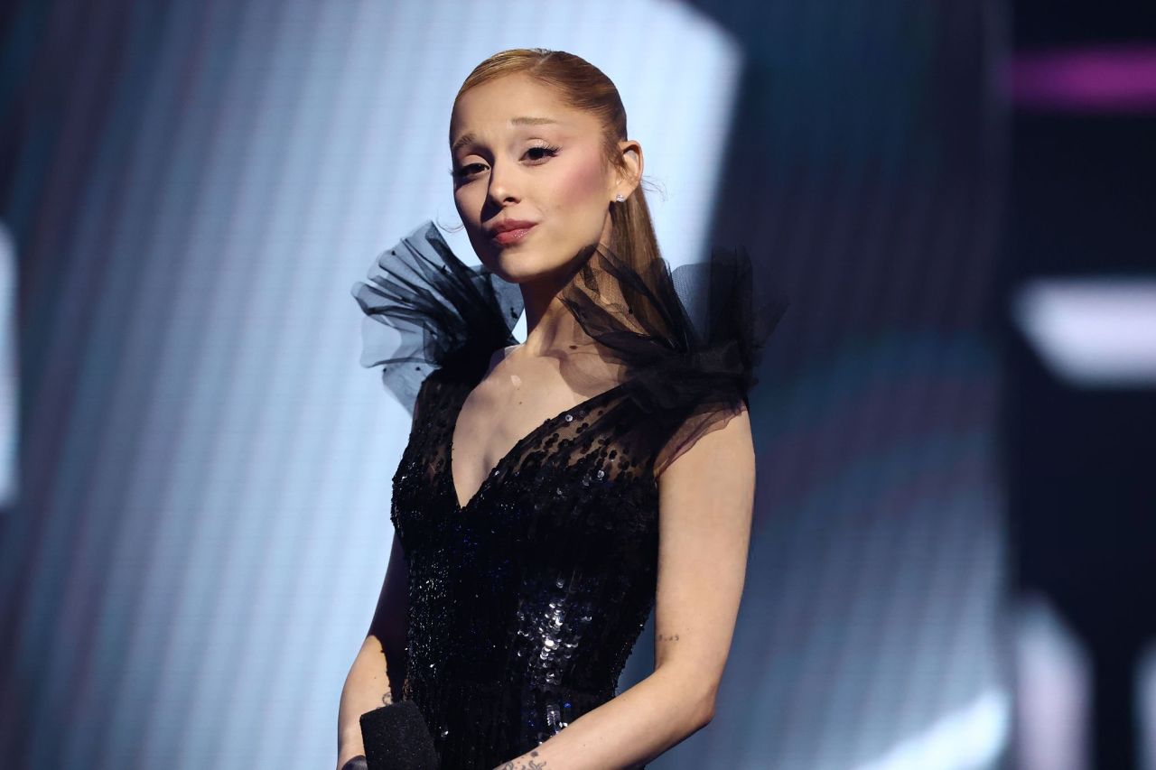 Ariana Grande Unveils Goth Glinda Look at the 2025 MTV VMAs