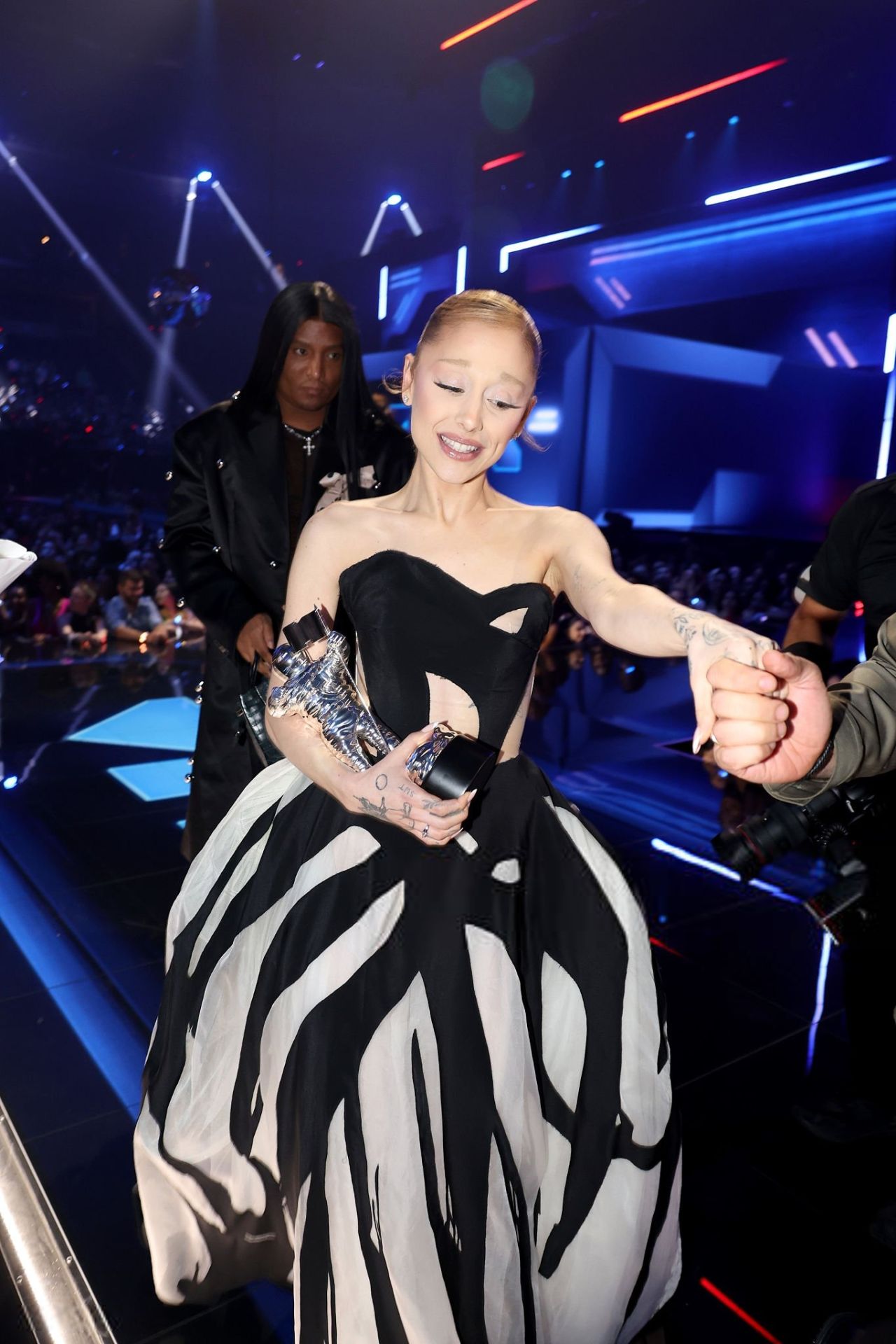 Ariana Grande Unveils Whimsical Gown at 2025 MTV VMAs