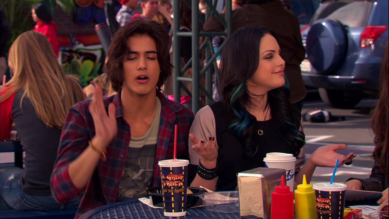 Victorious S02E02 — Beck Falls for Tori (Ariana Grande as Cat Valentine) (1280×720)