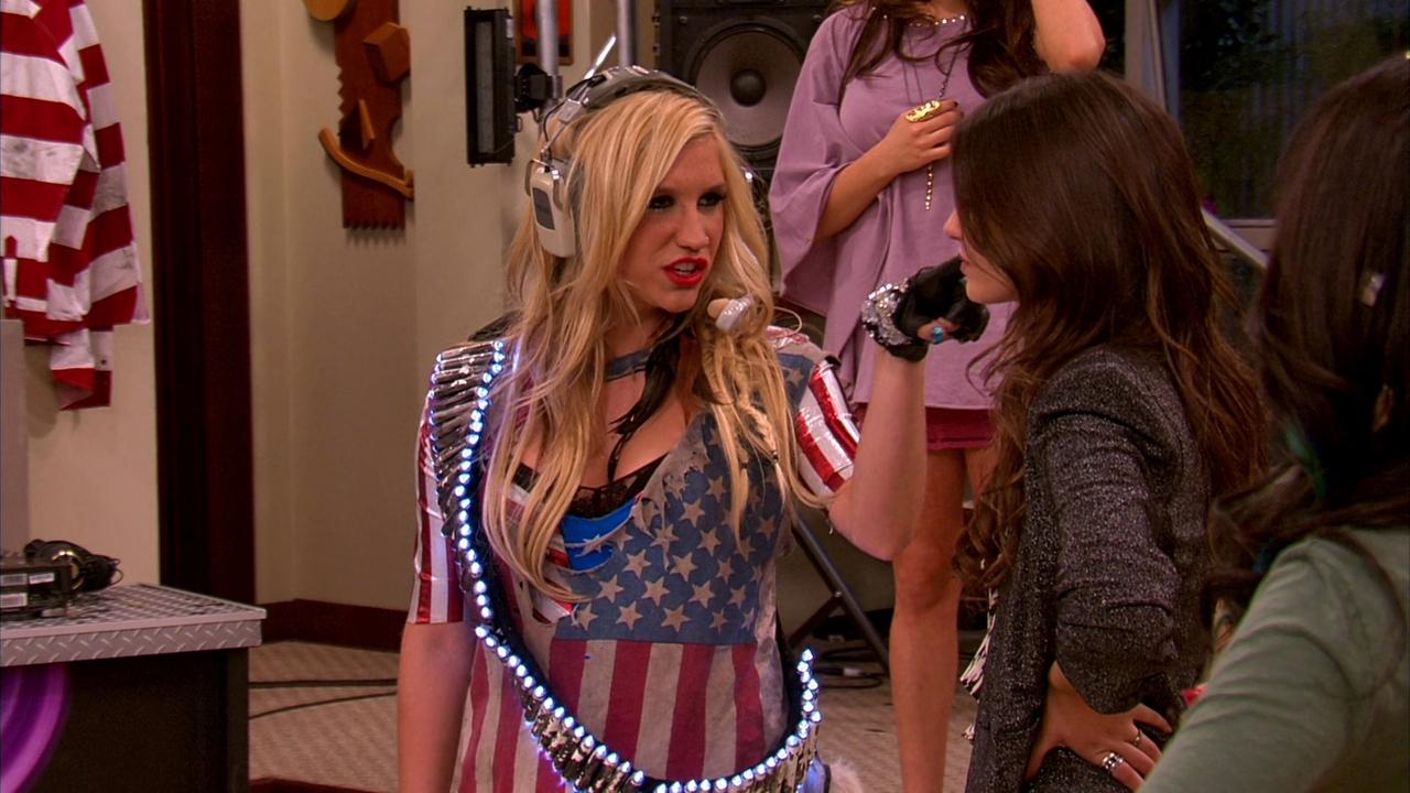 Victorious S02E03 — Ice Cream for Ke$ha (Ariana Grande as Cat Valentine) (1920×1080)
