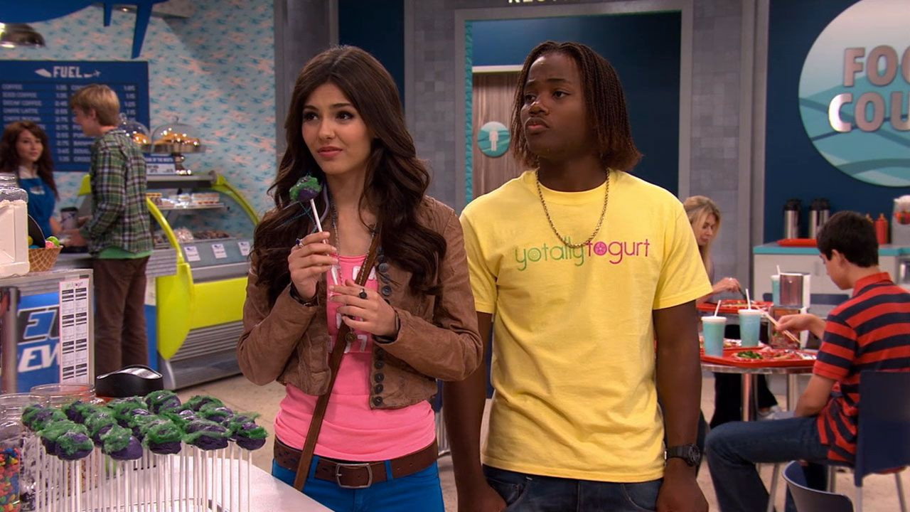 Victorious S04E07 — One Thousand Berry Balls (Ariana Grande as Cat Valentine) (1280×720)