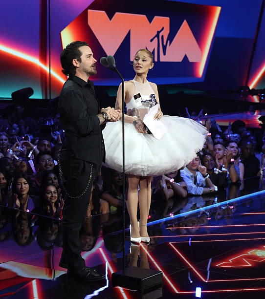 Christian Breslauer and Ariana Grande accepts the Video of the Year Award for “Brighter Days Ahead” during the 2025 MTV Video Music Awards at UBS Arena on September 07, 2025 in Elmont, New York. (542×612)