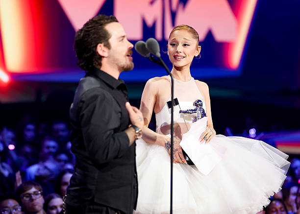 Christian Breslauer, Ariana Grande at the MTV Video Music Awards 2025 held at UBS Arena on September 07, 2025 in New York, New York. — frame 32/100 (612×437)