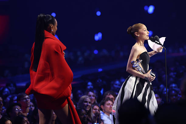 Ciara presents Ariana Grande with the Best Pop Award for “Brighter Days Ahead” onstage during the 2025 MTV Video Music Awards at UBS Arena on September 07, 2025 in Elmont, New York. — frame 208/246 (612×408)