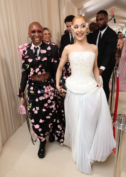Cynthia Erivo and Ariana Grande attend The 2024 Met Gala Celebrating "Sleeping Beauties: Reawakening Fashion" at The Metropolitan Museum of Art on May 06, 2024 in New York City. (436×612)