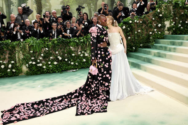 Cynthia Erivo and Ariana Grande attend The 2024 Met Gala Celebrating "Sleeping Beauties: Reawakening Fashion" at The Metropolitan Museum of Art on May 06, 2024 in New York City. (612×408)