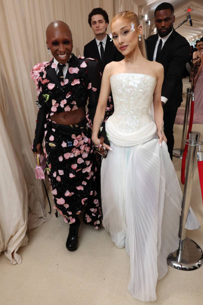 Cynthia Erivo and Ariana Grande attend The 2024 Met Gala Celebrating "Sleeping Beauties: Reawakening Fashion" at The Metropolitan Museum of Art on May 06, 2024 in New York City. (407×612)