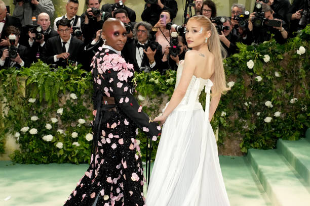 Cynthia Erivo and Ariana Grande attend the 2024 Met Gala Celebrating "Sleeping Beauties: Reawakening Fashion" at The Metropolitan Museum of Art on May 06, 2024 in New York City. (612×408)
