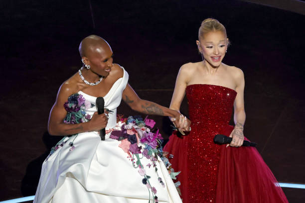 Cynthia Erivo and Ariana Grande perform onstage during the 97th Annual Oscars at Dolby Theatre on March 02, 2025 in Hollywood, California. (612×408)