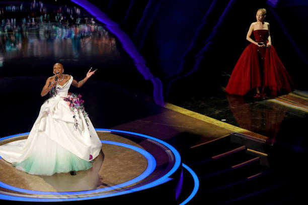 Cynthia Erivo and Ariana Grande perform onstage during the 97th Annual Oscars at Dolby Theatre on March 02, 2025 in Hollywood, California. — frame 165/202 (612×408)