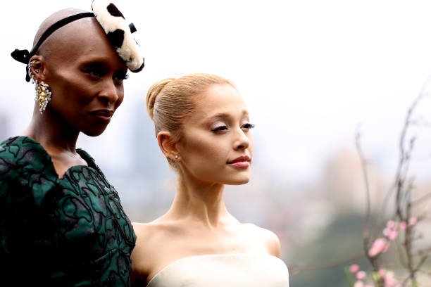 Cynthia Erivo and Ariana Grande pose for a photocall at Mrs Macquarie's Chair during the Australian premiere of "Wicked" at on November 05, 2024 in Sydney, Australia. (612×408)