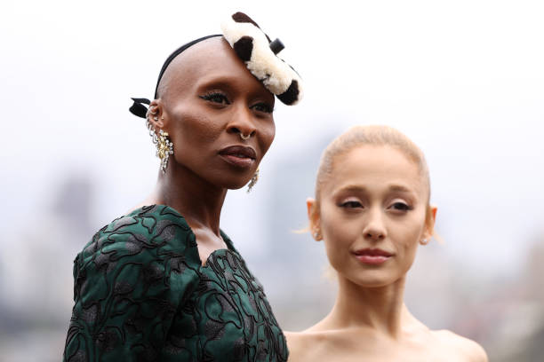 Cynthia Erivo and Ariana Grande pose for a photocall at Mrs Macquarie's Chair during the Australian premiere of "Wicked" at on November 05, 2024 in Sydney, Australia. (612×408)