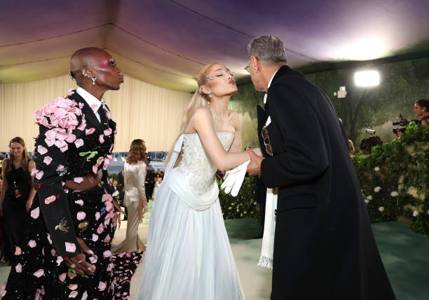 Cynthia Erivo, Ariana Grande, and Jeff Goldblum attend The 2024 Met Gala Celebrating "Sleeping Beauties: Reawakening Fashion" at The Metropolitan Museum of Art on May 06, 2024 in New York City. (612×429)