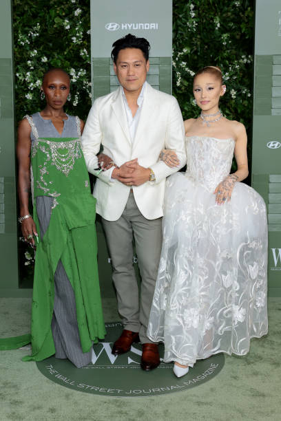 Cynthia Erivo, Jon M. Chu and Ariana Grande attend the WSJ. Magazine 2024 Innovator Awards on October 29, 2024 in New York City. (408×612)