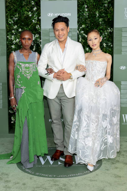 Cynthia Erivo, Jon M. Chu and Ariana Grande attend the WSJ. Magazine 2024 Innovator Awards on October 29, 2024 in New York City. (408×612)