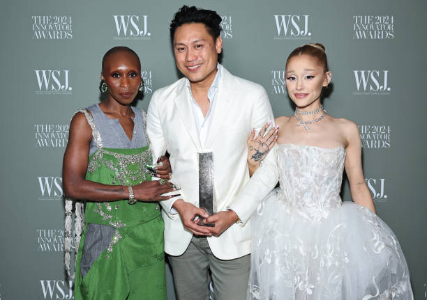 Cynthia Erivo, Jon M. Chu, and Ariana Grande attend the WSJ. Magazine 2024 Innovator Awards on October 29, 2024 in New York City. — frame 31/39 (612×431)