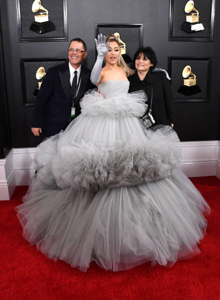 Edward Butera, Ariana Grande and Joan Grande attend the 62nd Annual GRAMMY Awards at Staples Center on January 26, 2020 in Los Angeles, California. — frame 139/153 (449×612)