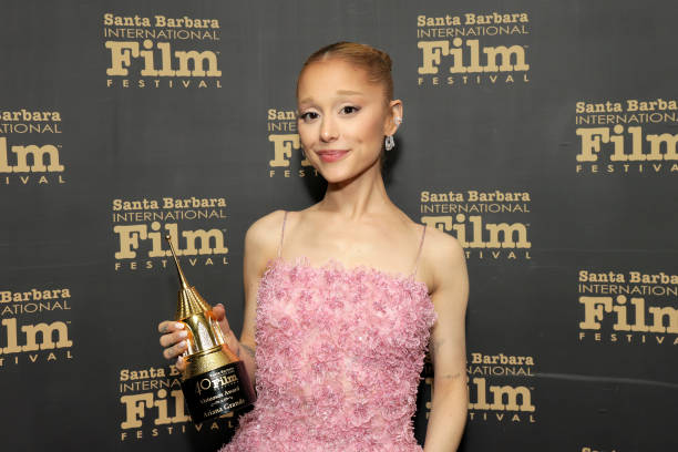 Honoree Ariana Grande poses with her Virtuosos Award during the 40th Santa Barbara International Film Festival at The Ar