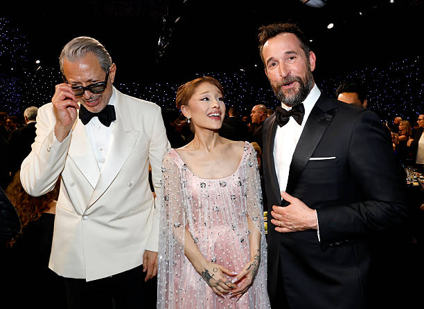 Jeff Goldblum, Ariana Grande and Noah Wyle attend the 31st Annual Critics Choice Awards at Barker Hangar on January 04, 2026 in Santa Monica, California. (612×447)