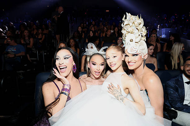 Jewels Sparkles, Lexi Love, Ariana Grande and Sam Star attend the 2025 MTV Video Music Awards at UBS Arena on September 07, 2025 in Elmont, New York. — frame 204/246 (612×408)