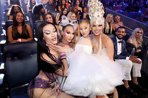 Jewels Sparkles, Lexi Love, Ariana Grande and Sam Star attend the 2025 MTV Video Music Awards at UBS Arena on September 07, 2025 in Elmont, New York. (612×408)