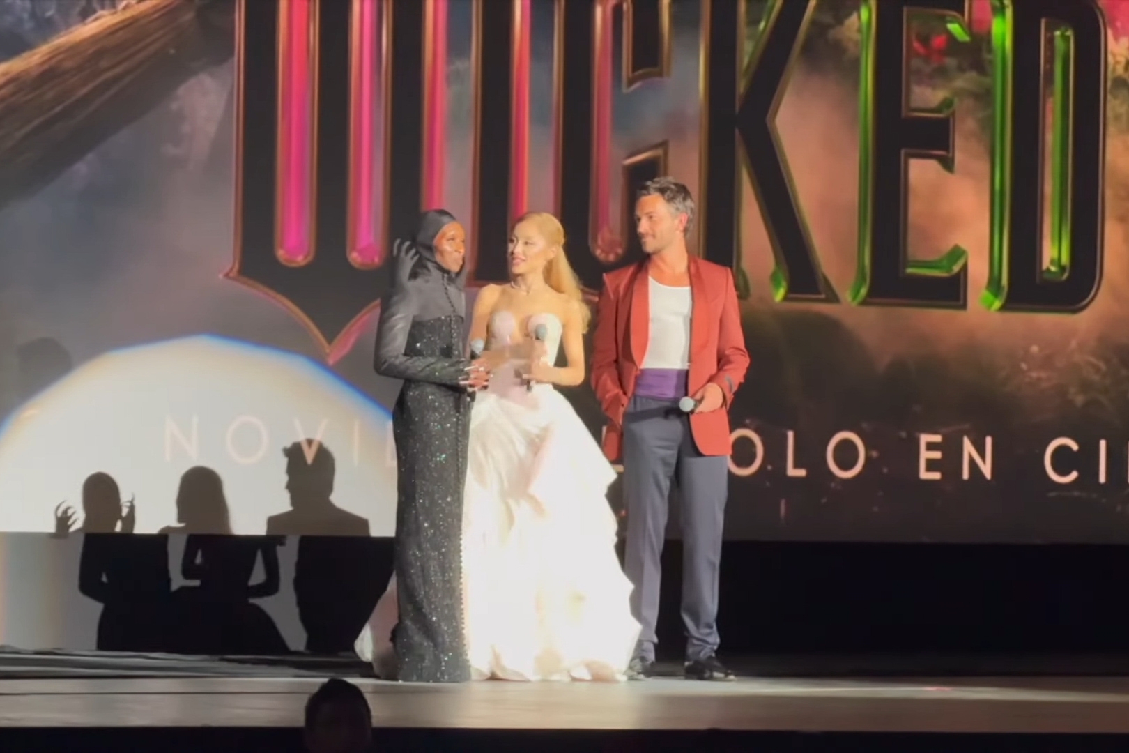 Jonathan Bailey, Ariana Grande y Cynthia Erivo en una entrevista antes de la premiere de “Wicked” en la Ciudad de México, el 11 de noviembre de 2024.