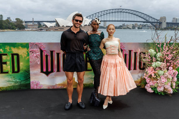 Jonathan Bailey, Cynthia Erivo and Ariana Grande pose for a photocall for the Australian premiere of "Wicked" at on November 05, 2024 in Sydney, Australia. — frame 63/89 (612×408)