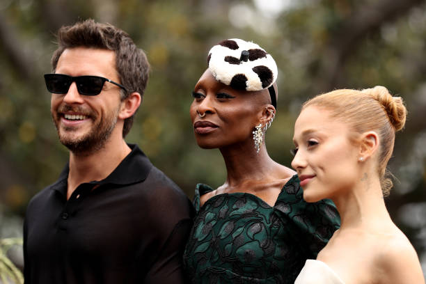 Jonathan Bailey, Cynthia Erivo and Ariana Grande pose for a photocall for the Australian premiere of "Wicked" at on November 05, 2024 in Sydney, Australia. (612×408)