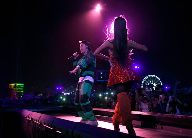 Justin Bieber performs with Ariana Grande at Coachella Stage during the 2019 Coachella Valley Music And Arts Festival on April 21, 2019 in Indio, California. (612×441)