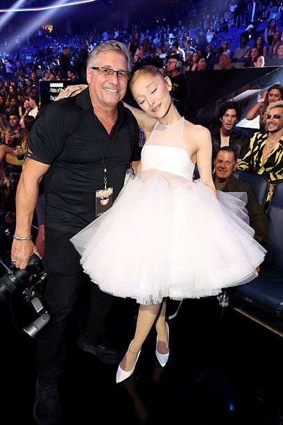Kevin Mazur and Ariana Grande attend the 2025 MTV Video Music Awards at UBS Arena on September 07, 2025 in Elmont, New York. — frame 182/246 (408×612)