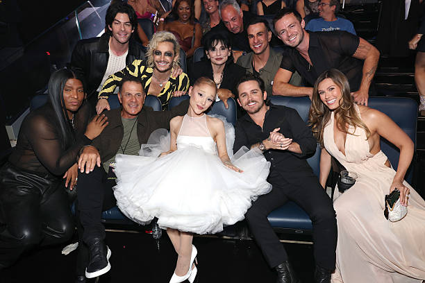Law Roach, Ed Butera, Frankie Grande, Ariana Grande, Joan Grande, Christian Breslauer and Brittany Breslauer attend the 2025 MTV Video Music Awards at UBS Arena on September 07, 2025 in Elmont, New York. — frame 143/246 (612×408)