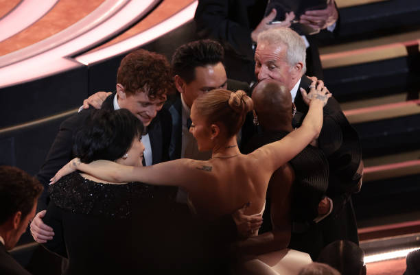 Los Angeles, CA. March 2, 2025: Ariana Grande at the 97th Academy Awards at the Dolby Theatre on March 2, 2025 in Los Angeles, CA. — frame 6/24 (612×401)