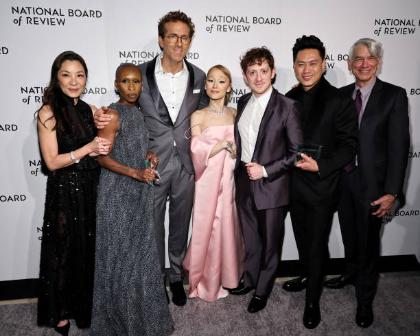Michelle Yeoh, Cynthia Erivo, Ariana Grande, Ethan Slater, Jon M. Chu and David Nicksay winners of the Best Film Award for "Wicked," and Ryan Reynolds pose during The National Board of Review Annual Awards Gala at Cipriani 42nd Street on January 07, 2025 in New York City. (612×490)