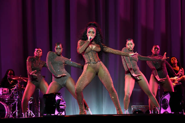 Normani performs onstage during Ariana Grande Sweetener World Tour at Staples Center on May 07, 2019 in Los Angeles, California. (612×407)