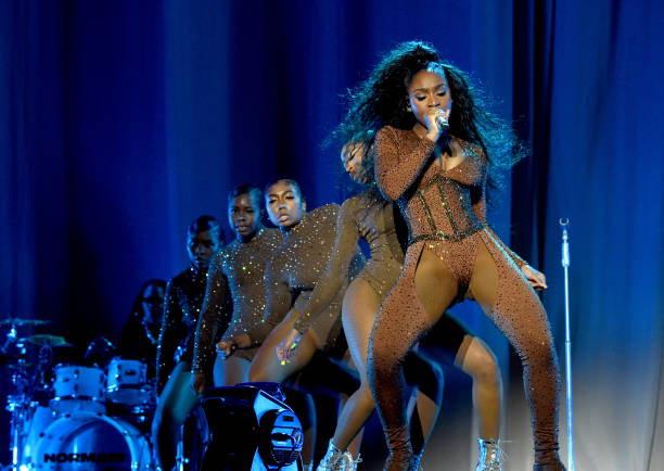 Normani performs onstage during Ariana Grande Sweetener World Tour at Staples Center on May 07, 2019 in Los Angeles, California. (612×434)