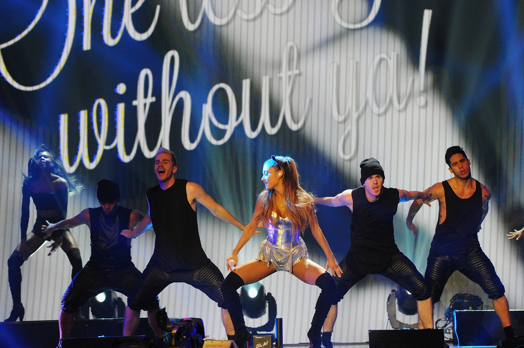 photo 21 in Ariana Grande gallery [id736958] 2014-10-30 00:00:00 (1024×680)