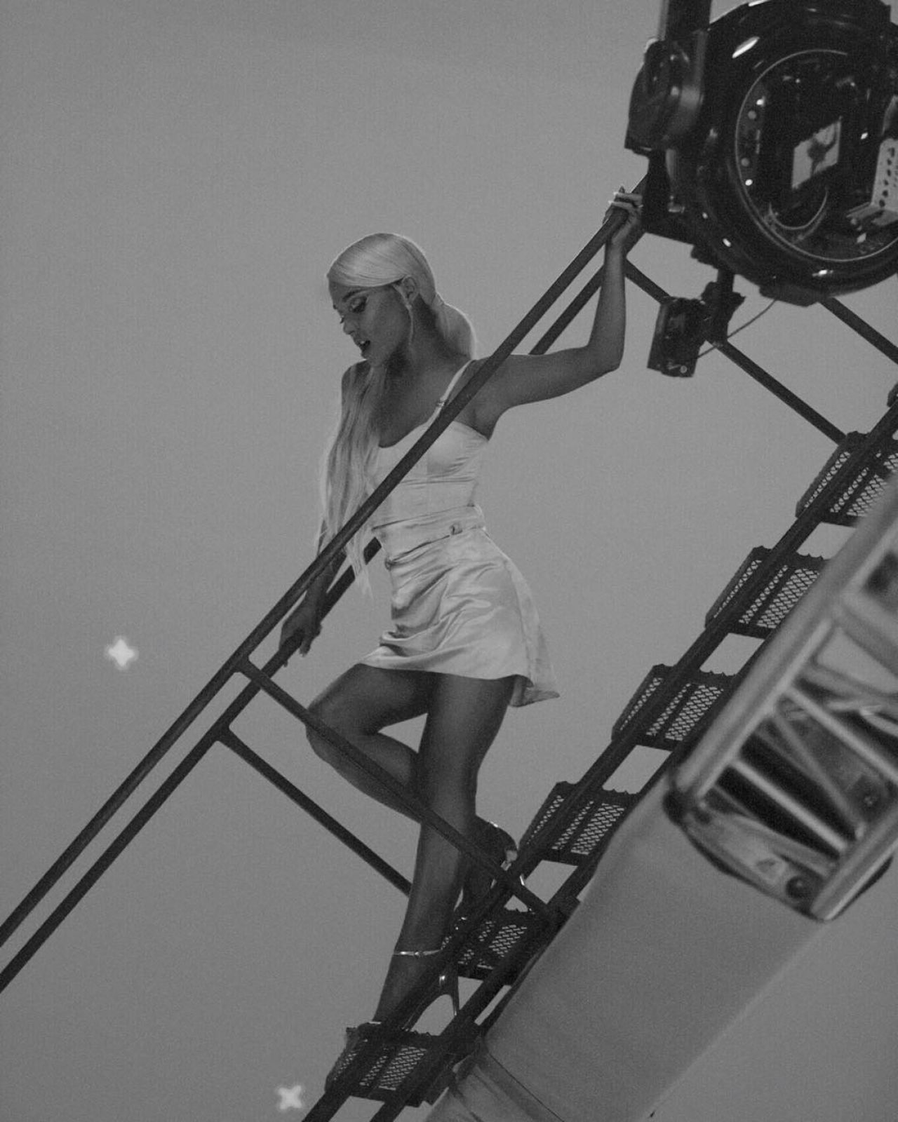 photo 9 in Ariana Grande gallery [id1034027] 2018-05-03 00:00:00