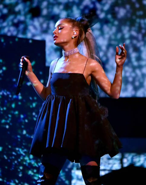 Recording artist Ariana Grande performs during the 2018 Billboard Music Awards at MGM Grand Garden Arena on May 20, 2018 in Las Vegas, Nevada. (483×612)